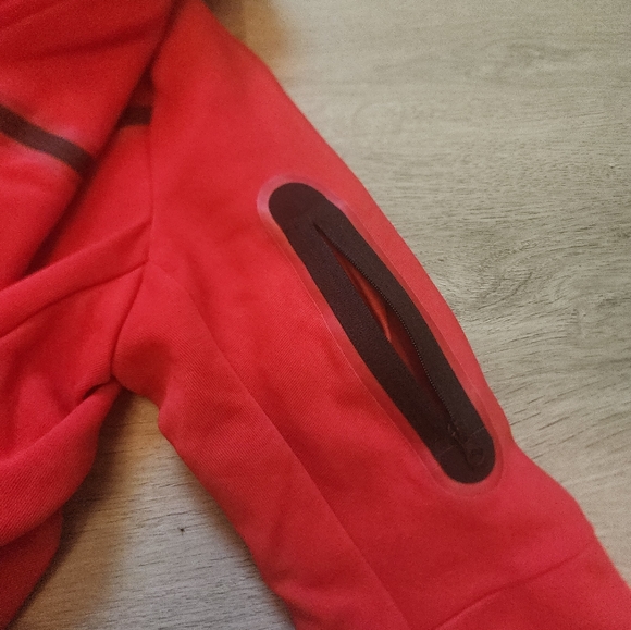 Nike Tech Boy's Red Long Sleeve Hooded Full Zip Up Jacket Large - Picture 7 of 9